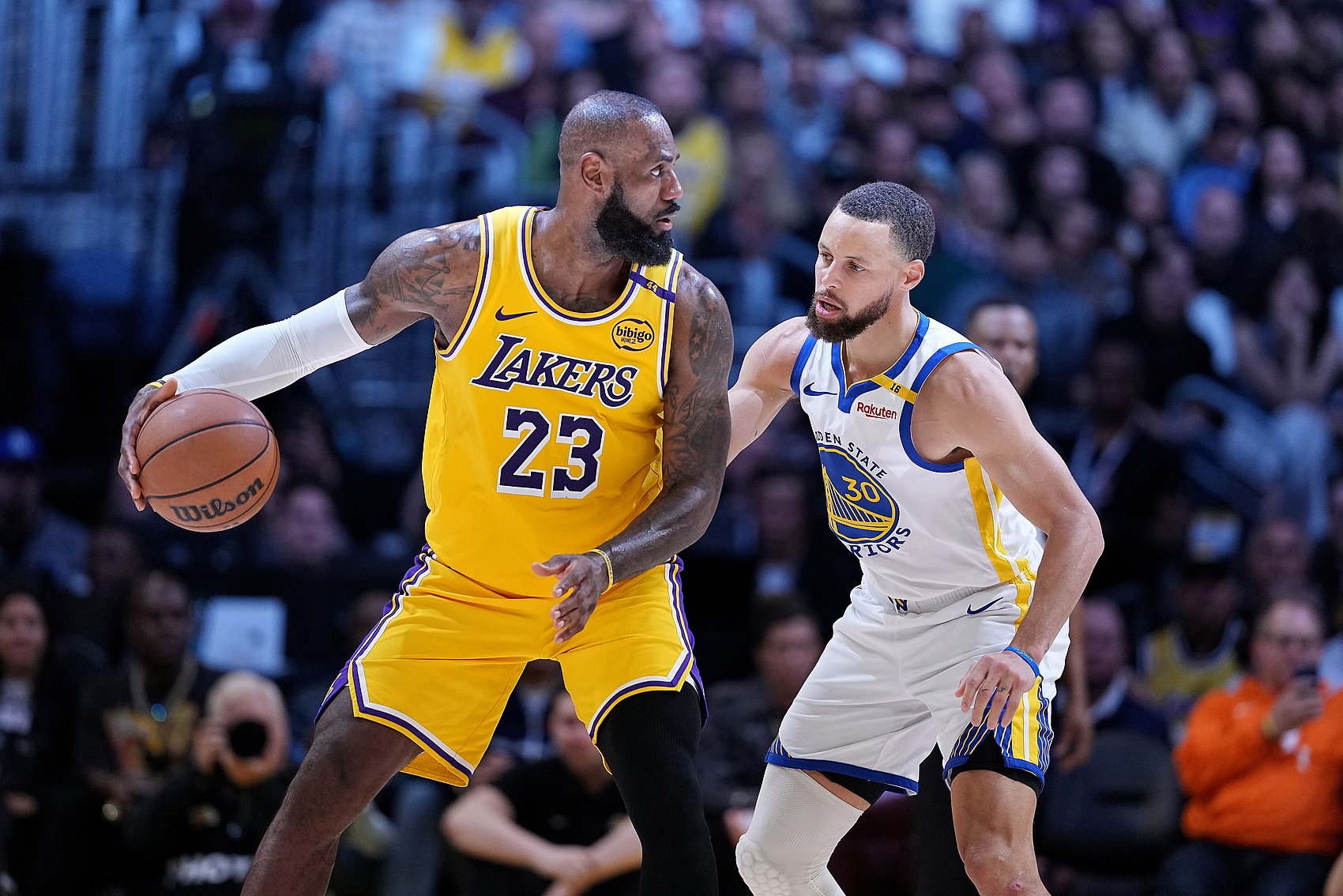 mk体育-ESPN专家团展望新赛季最可能促成重磅交易的球队：勇士居首，湖人次之