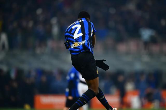 mk体育-【意甲】邓弗里斯劳塔罗进球，国米主场2比2博洛尼亚