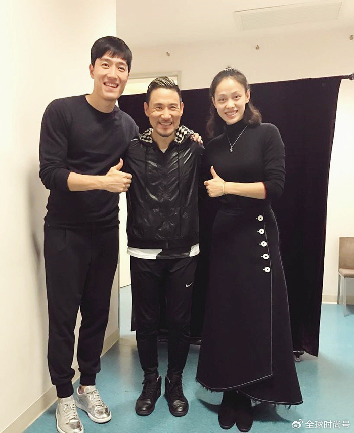 mk体育-身价7亿二婚娶师妹，刘翔爱旅游不创业不奢侈，女友是暗黑休闲风|吴莎|卡通|山河|卫衣|工装_新浪新闻