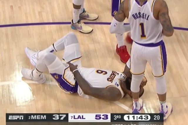 1682222158098000991.png mk体育入口-狄龙袭裆重击詹姆斯 领二级恶意遭驱逐却满脸冤枉