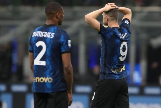 1645400159885055329.jpg mk体育官网-脚软劳塔罗成国米缩影,小因扎吉不能只靠怀柔了