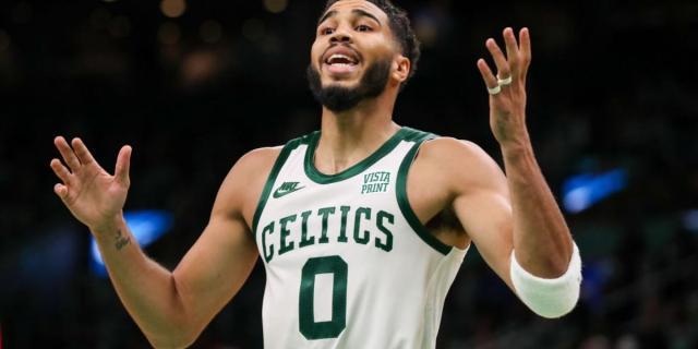 mk体育-末节再遭逆转斯马特开喷！绿军队内氛围日渐微妙