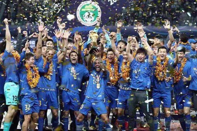 mk体育官网-中超开幕式遇尴尬 冠军队长捧火神杯入场将取消